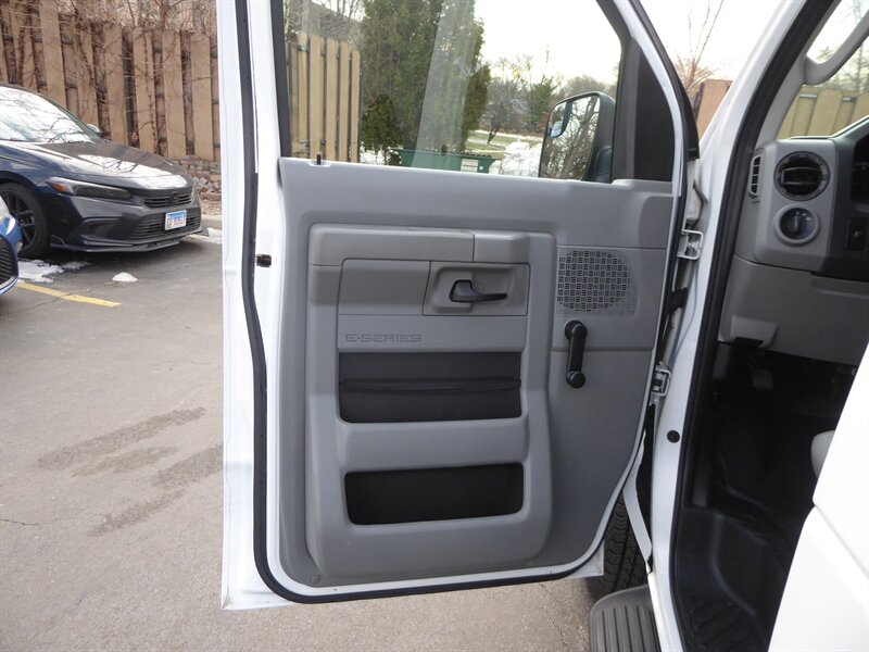 2012 FORD E-350 - Image 11