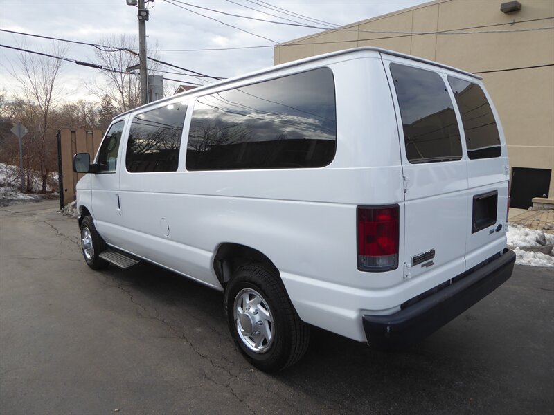 2012 Ford E-Series Econoline Wagon XL