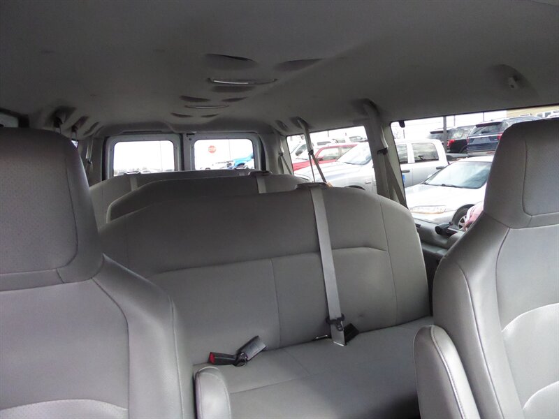 2012 FORD E-350 - Image 17