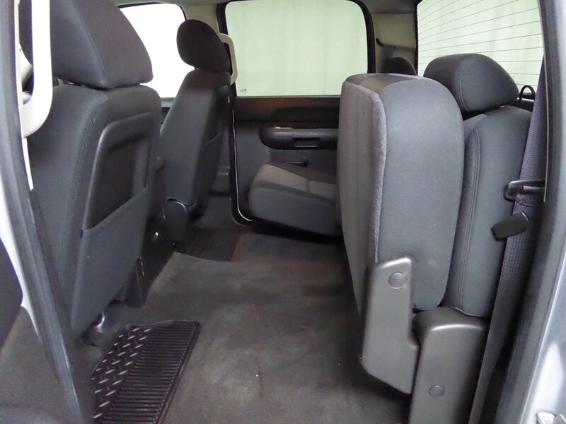 2013 CHEVROLET SILVERADO - Image 24