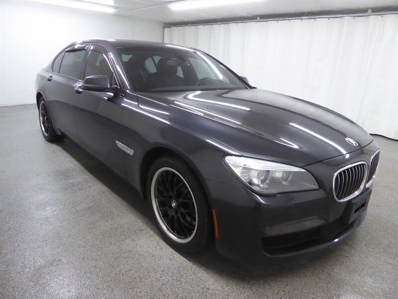 2013 BMW 7 Series 750i's photo
