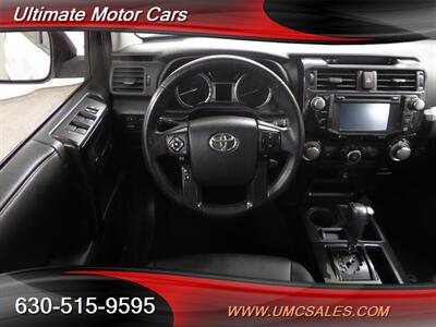 2014 Toyota 4Runner SR5   - Photo 10 - Downers Grove, IL 60515