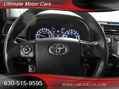 2014 Toyota 4Runner SR5   - Photo 12 - Downers Grove, IL 60515