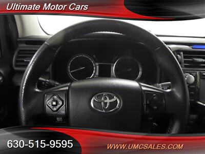 2014 Toyota 4Runner SR5   - Photo 11 - Downers Grove, IL 60515