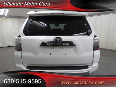 2014 Toyota 4Runner SR5   - Photo 6 - Downers Grove, IL 60515