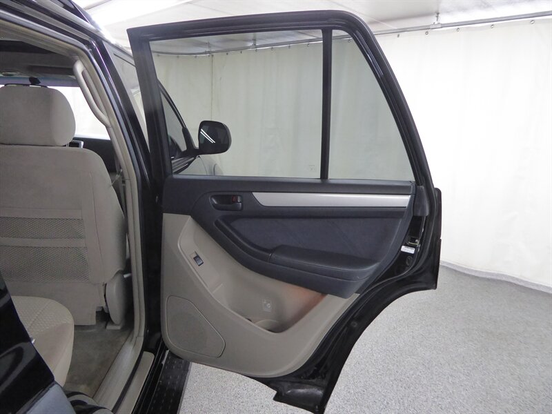 2005 Toyota 4Runner SR5 photo 22