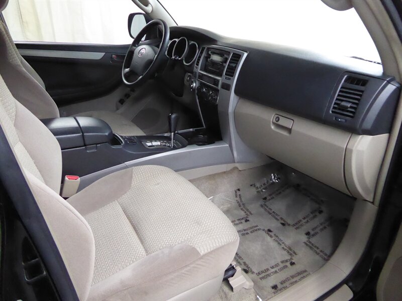 2005 Toyota 4Runner SR5 photo 16