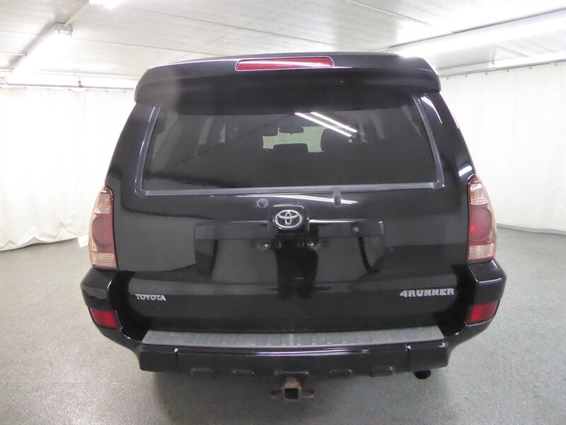 2005 Toyota 4Runner SR5 photo 6