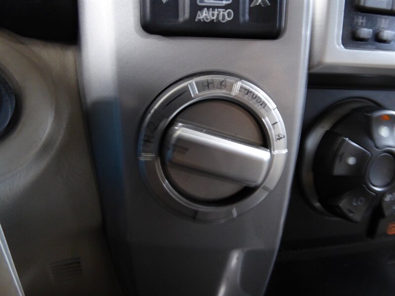 2005 Toyota 4Runner SR5 photo 13