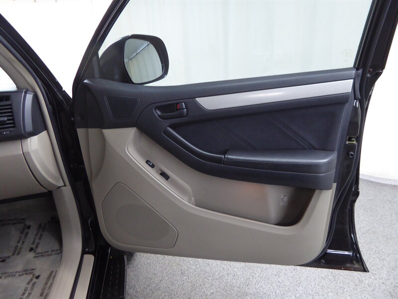 2005 Toyota 4Runner SR5 photo 18