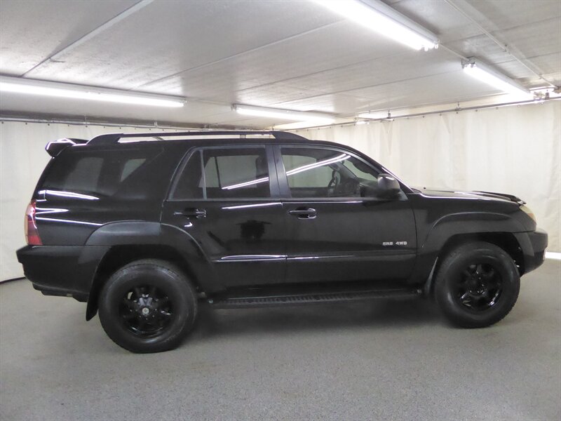 2005 Toyota 4Runner SR5 photo 8