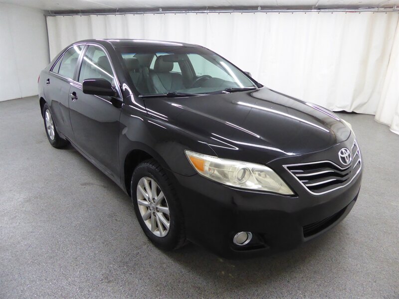 2011 Toyota Camry XLE V6  