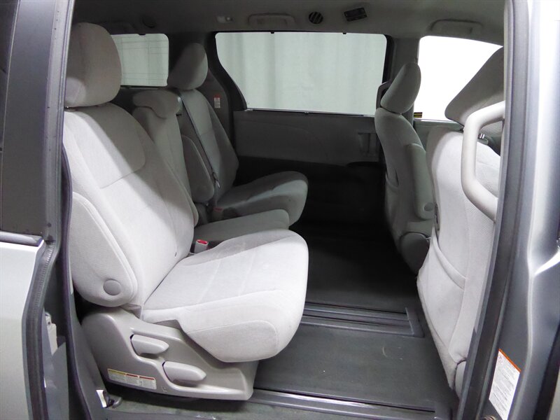 2016 TOYOTA SIENNA - Image 28