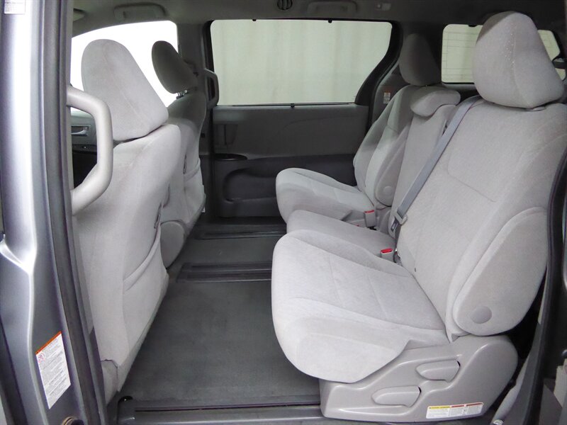 2016 TOYOTA SIENNA - Image 26
