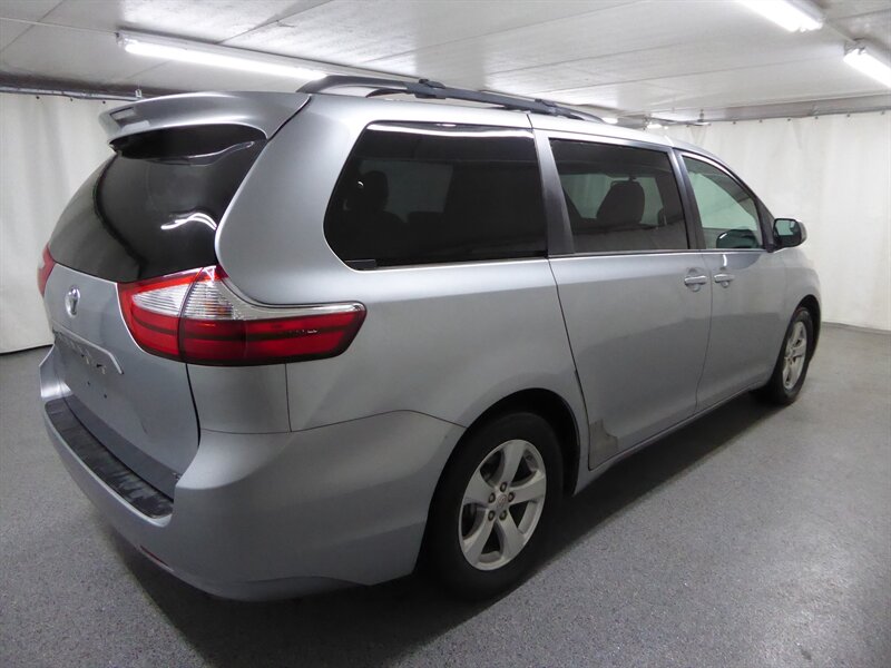 2016 TOYOTA SIENNA - Image 7