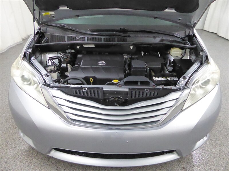 2016 TOYOTA SIENNA - Image 32
