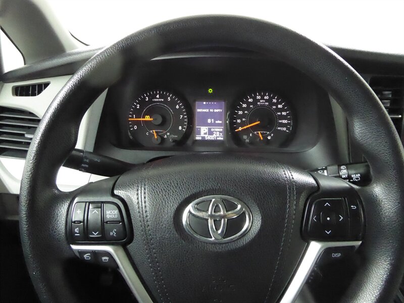 2016 TOYOTA SIENNA - Image 10