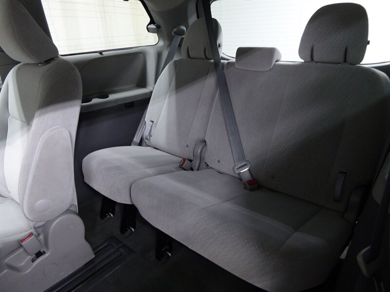 2016 TOYOTA SIENNA - Image 27