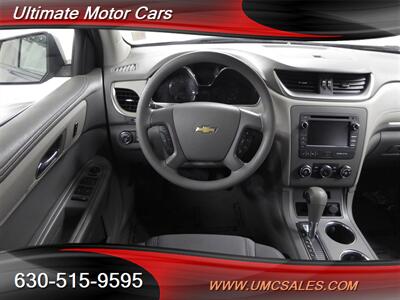 2014 Chevrolet Traverse LS   - Photo 8 - Downers Grove, IL 60515