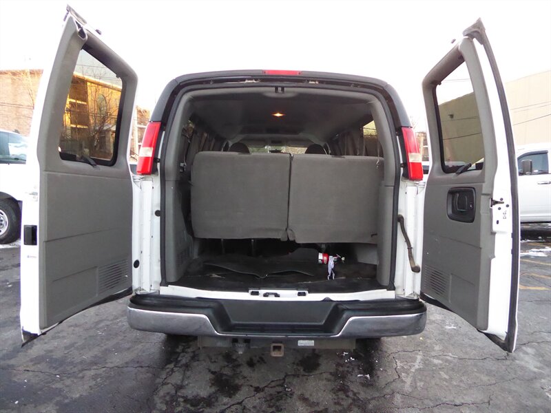 2012 CHEVROLET EXPRESS - Image 28