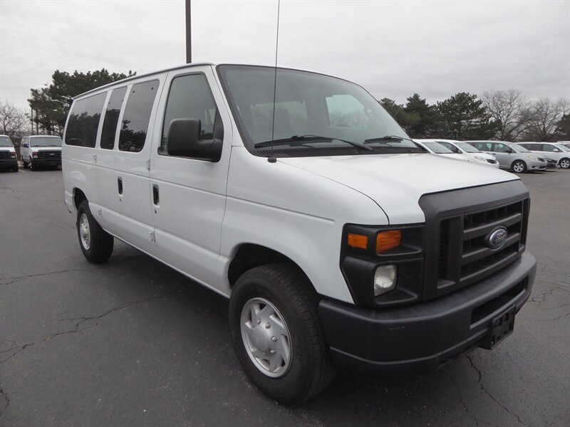 2012 Ford E-Series Econoline Wagon XL
