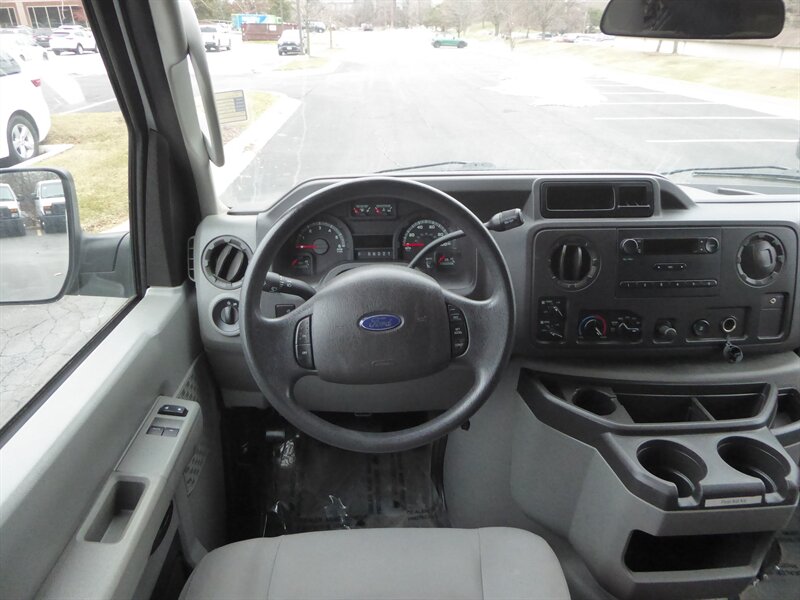 2012 FORD E-350 - Image 10