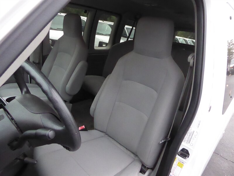 2012 FORD E-350 - Image 17