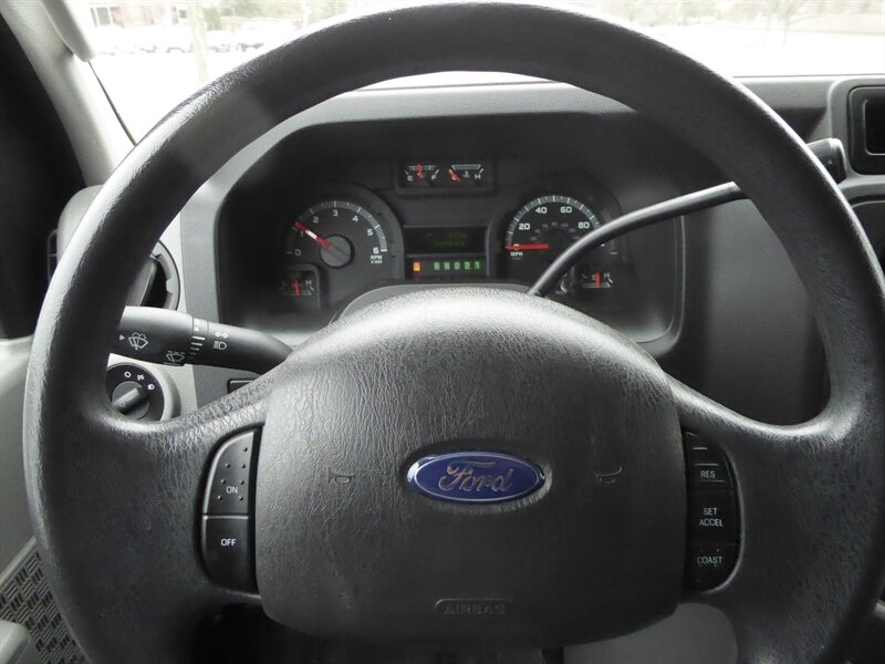 2012 FORD E-350 - Image 11