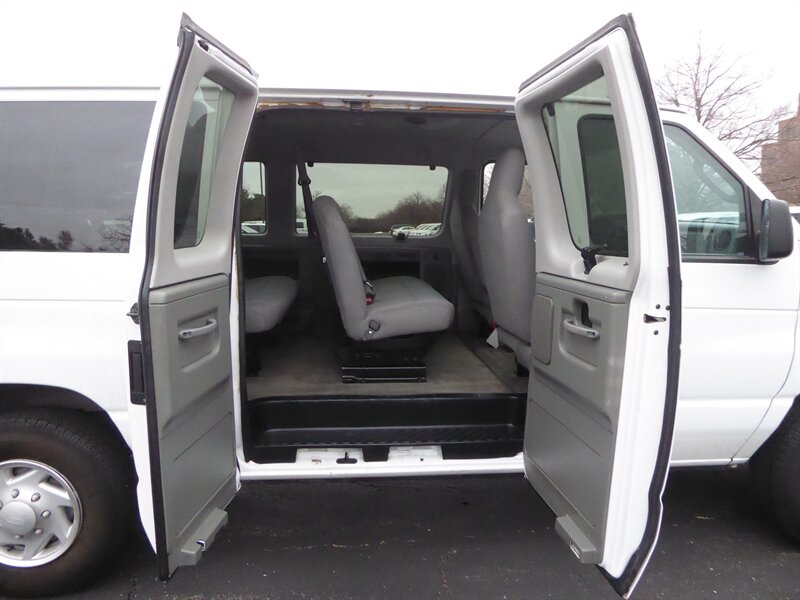 2012 FORD E-350 - Image 24