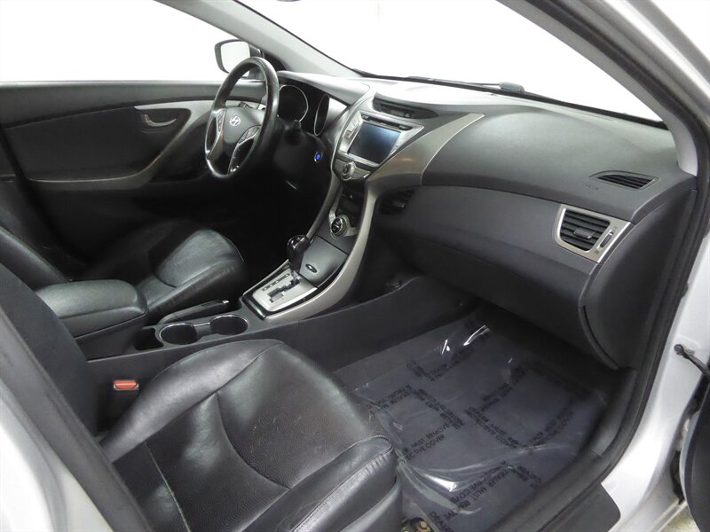 2013 HYUNDAI ELANTRA - Image 23