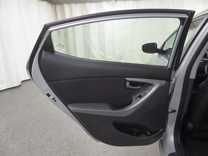 2013 HYUNDAI ELANTRA - Image 29