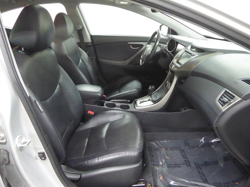 2013 HYUNDAI ELANTRA - Image 25
