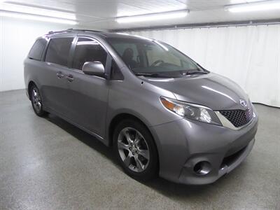 2011 Toyota Sienna SE 8-Passenger Sedan