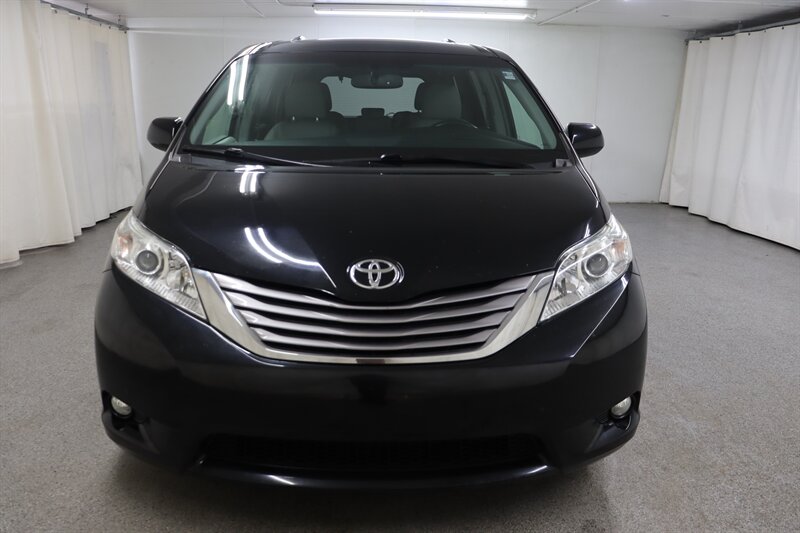 2015 Toyota Sienna XLE 8-Passenger  