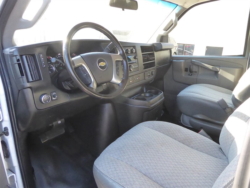 2017 CHEVROLET EXPRESS - Image 17