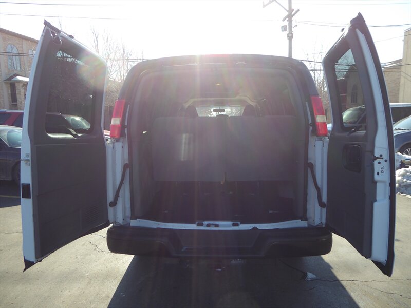 2017 CHEVROLET EXPRESS - Image 28