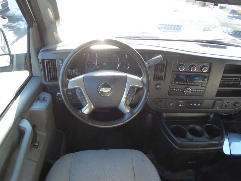 2017 CHEVROLET EXPRESS - Image 10