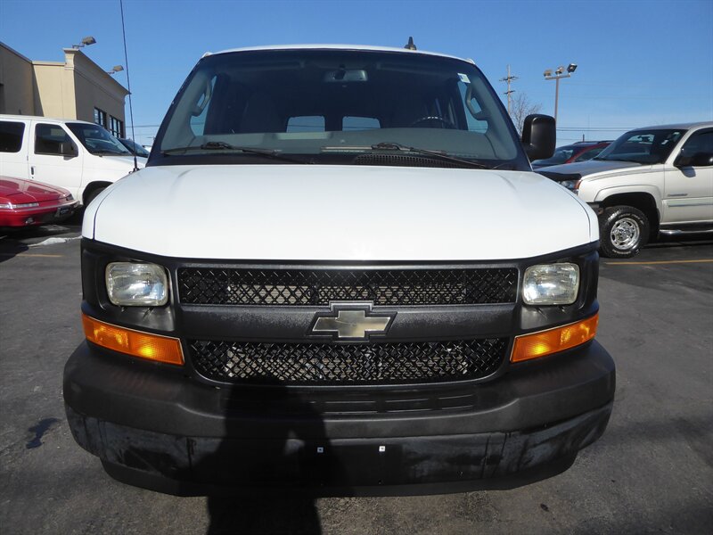 2017 CHEVROLET EXPRESS - Image 2