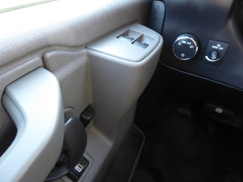 2017 CHEVROLET EXPRESS - Image 16