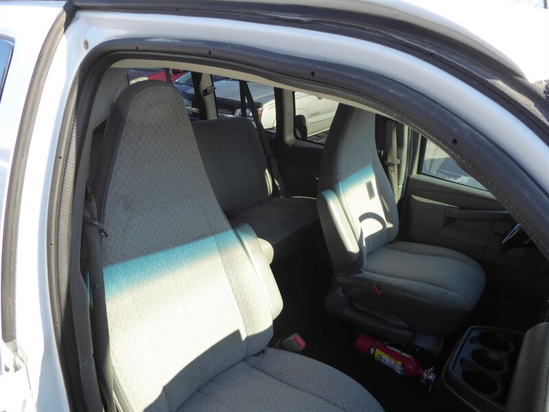 2017 CHEVROLET EXPRESS - Image 22