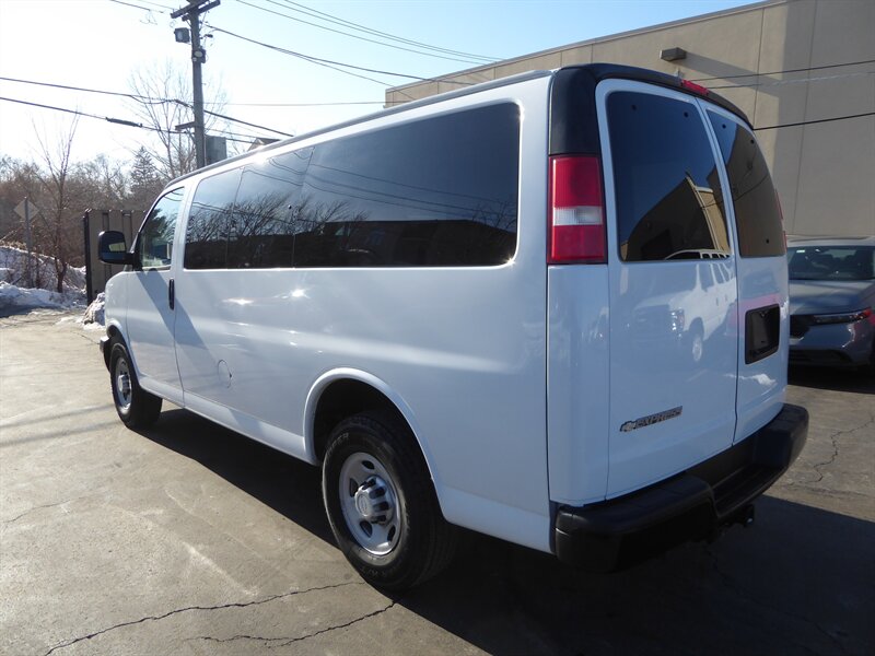 2017 CHEVROLET EXPRESS - Image 5