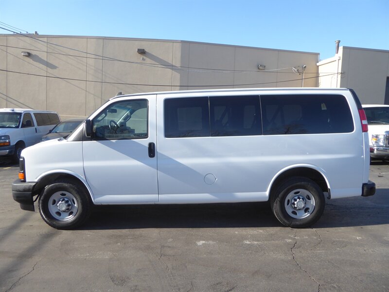 2017 CHEVROLET EXPRESS - Image 4