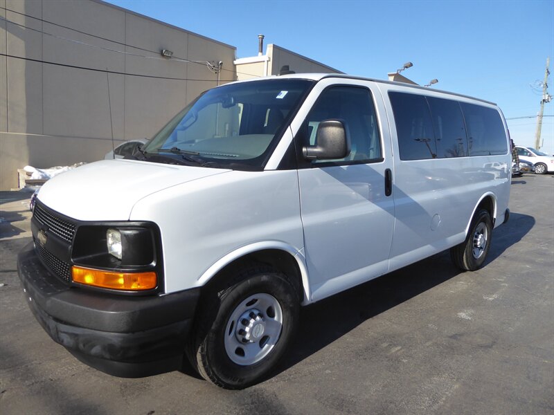 2017 CHEVROLET EXPRESS - Image 3