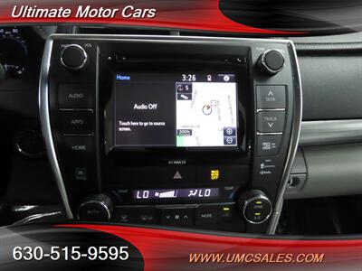 2016 Toyota Camry Hybrid XLE   - Photo 15 - Downers Grove, IL 60515