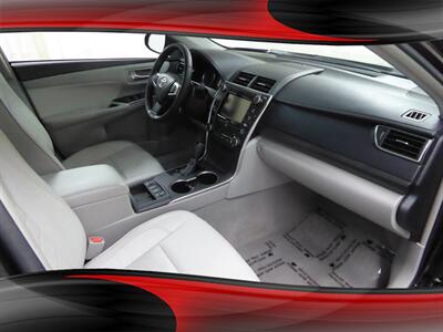 2016 Toyota Camry Hybrid XLE   - Photo 25 - Downers Grove, IL 60515