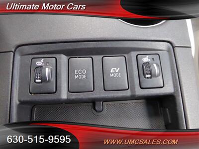 2016 Toyota Camry Hybrid XLE   - Photo 19 - Downers Grove, IL 60515