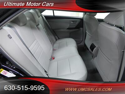 2016 Toyota Camry Hybrid XLE   - Photo 33 - Downers Grove, IL 60515