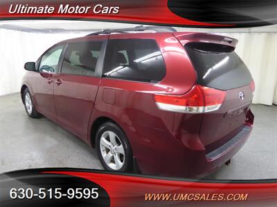 2011 Toyota Sienna LE 7-Passenger Auto Acces   - Photo 5 - Downers Grove, IL 60515