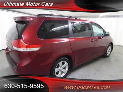 2011 Toyota Sienna LE 7-Passenger Auto Acces   - Photo 7 - Downers Grove, IL 60515