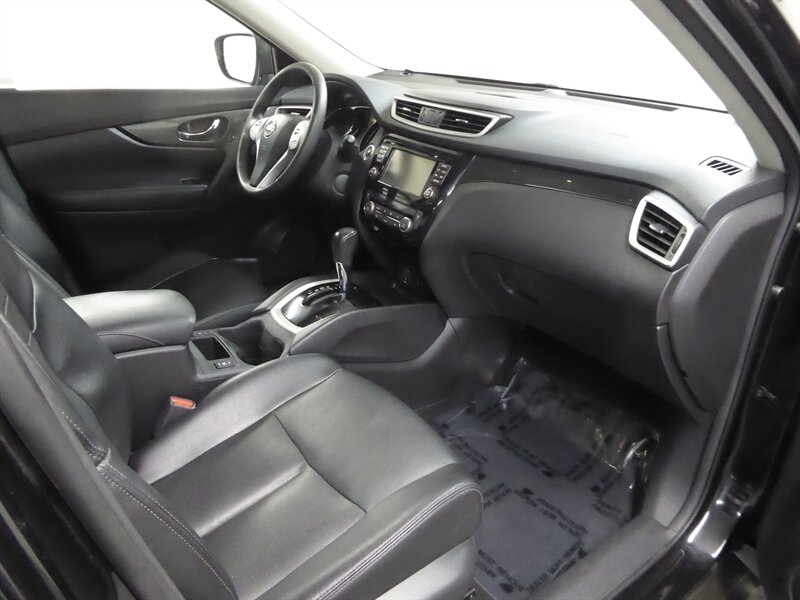 2016 Nissan Rogue SL photo 22